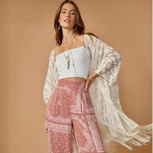 Francesca’s Hanna Sheet Lace Kimono One Size fits all